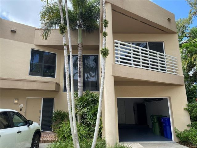  3 BR,  2.50 BTH &nbsp;Townhouse style home in Fort Lauderdale