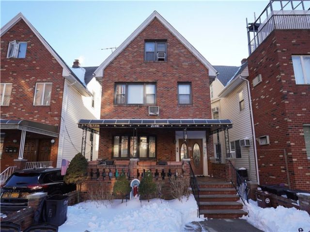  7 BR,  3.00 BTH &nbsp;Multi-family style home in Bensonhurst