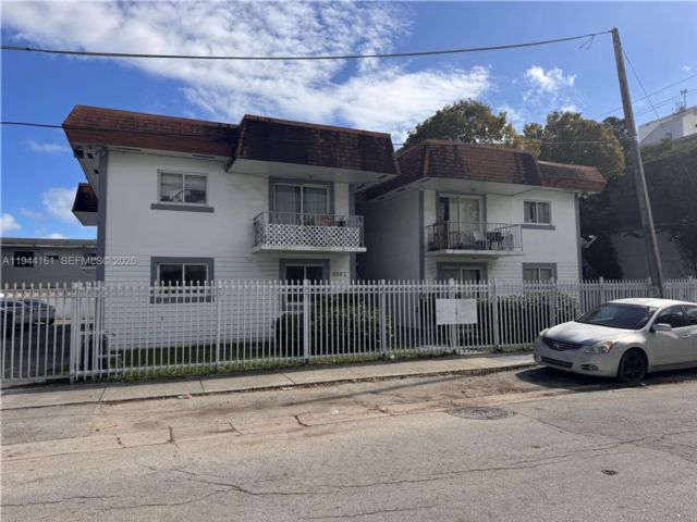  2 BR,  1.00 BTH &nbsp; style home in El Portal