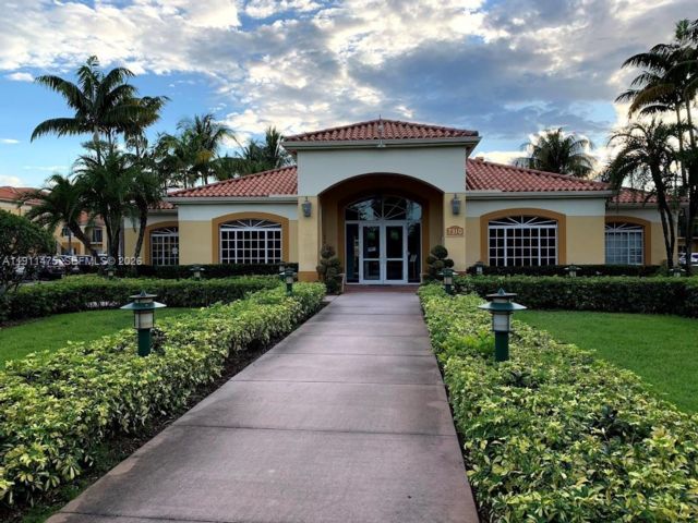  2 BR,  2.00 BTH &nbsp; style home in Medley