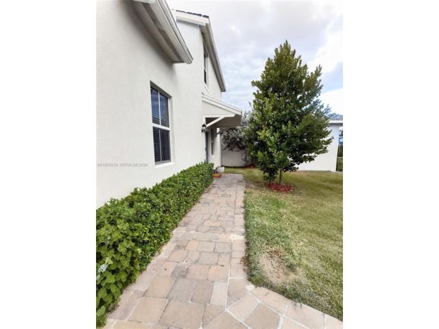  4 BR,  3.00 BTH &nbsp;Townhouse style home in Homestead