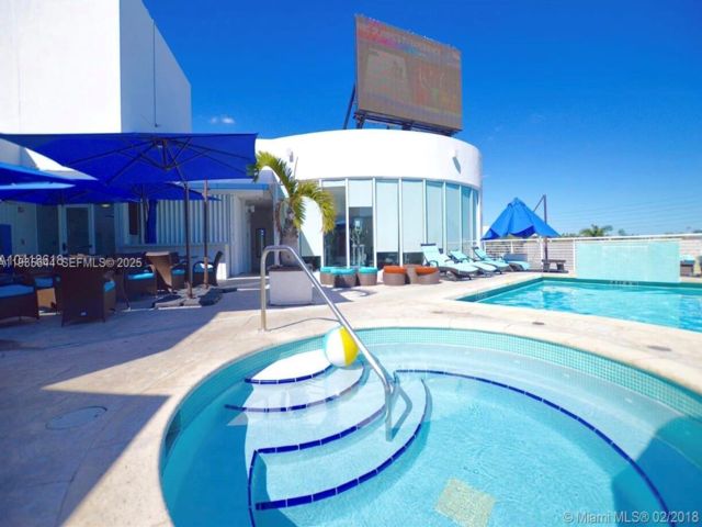  2 BR,  2.00 BTH &nbsp; style home in Miami