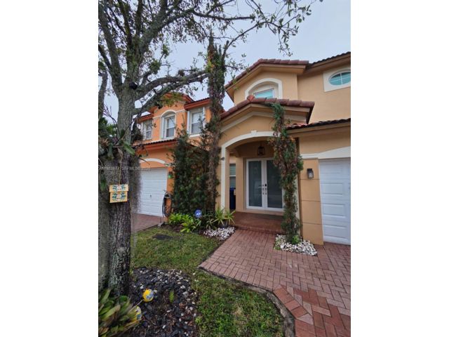  3 BR,  2.00 BTH &nbsp; style home in Medley