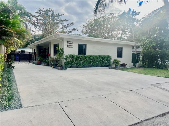  2 BR,  1.00 BTH &nbsp; style home in Miami