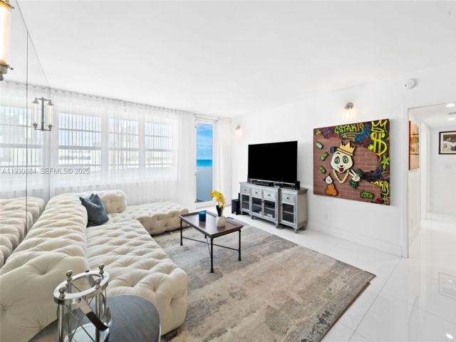  3 BR,  2.50 BTH &nbsp; style home in Miami Beach