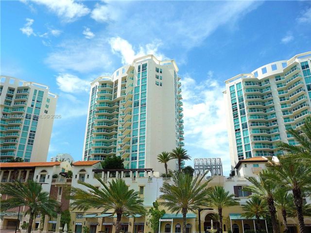  3 BR,  2.00 BTH &nbsp; style home in Aventura