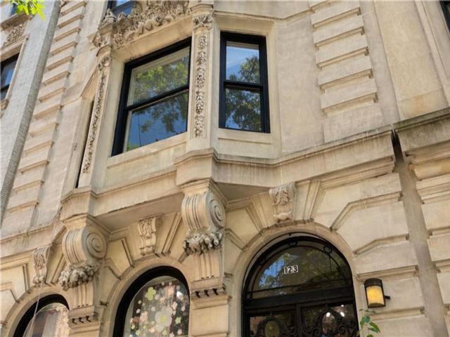 Studio,  0.00 BTH &nbsp;Multi-family style home in Park Slope