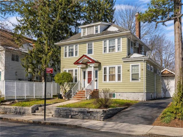  4 BR,  3.00 BTH &nbsp;Single family style home in Westerleigh