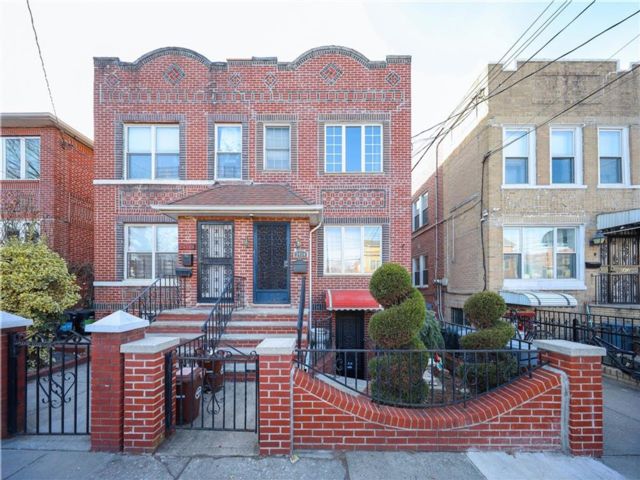  5 BR,  2.00 BTH &nbsp;Multi-family style home in Sheepshead Bay