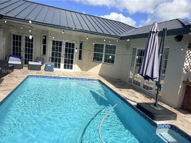  3 BR,  2.00 BTH &nbsp; style home in Miami