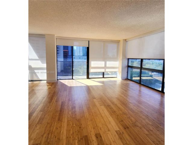  2 BR,  2.00 BTH &nbsp; style home in Miami