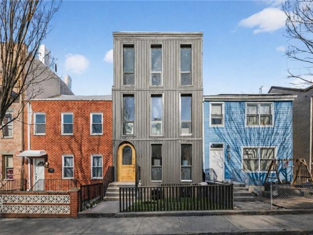 Studio,  0.00 BTH &nbsp;Multi-family style home in Park Slope