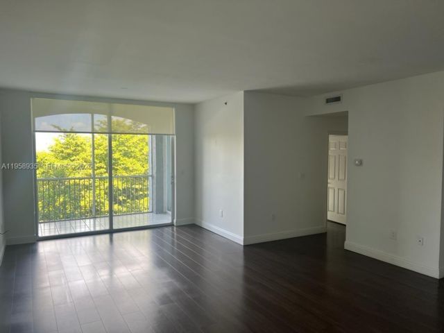  3 BR,  2.00 BTH &nbsp; style home in Medley