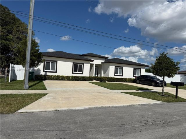  4 BR,  2.00 BTH &nbsp; style home in Miami