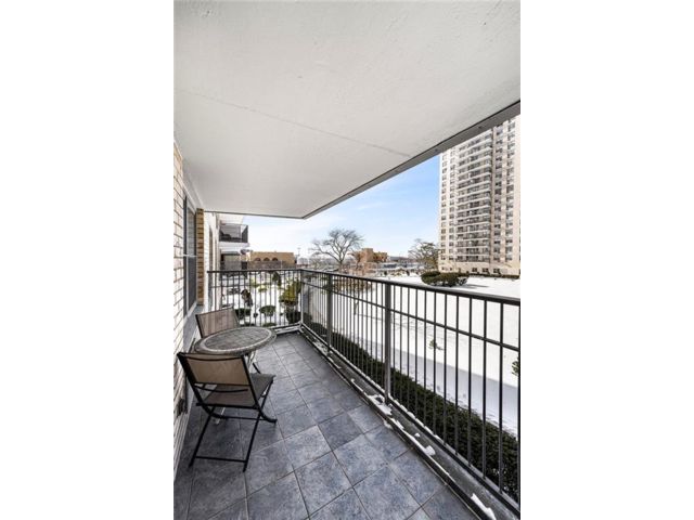  1 BR,  1.00 BTH &nbsp;Condominium style home in Brighton Beach