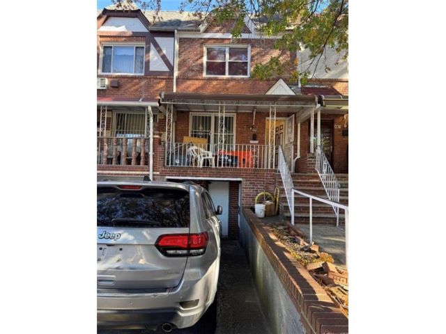  3 BR,  2.00 BTH &nbsp;Single family style home in East Flatbush