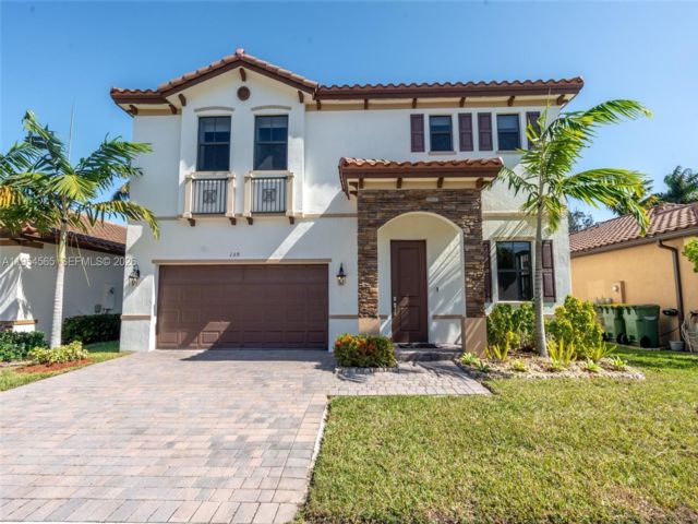  4 BR,  2.50 BTH &nbsp; style home in Homestead