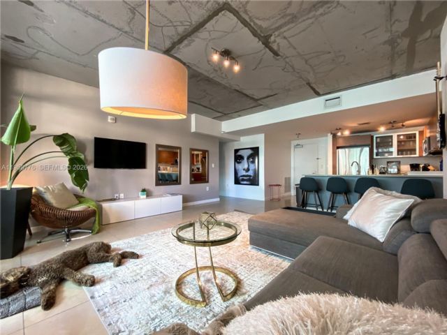  2 BR,  2.00 BTH &nbsp;Condo style home in Miami