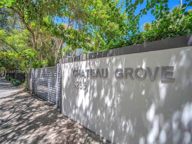  2 BR,  1.50 BTH &nbsp; style home in Coconut Grove