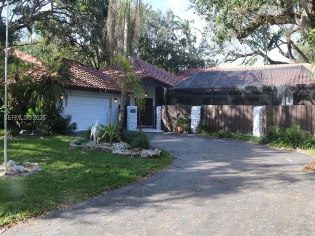  5 BR,  4.00 BTH &nbsp; style home in Dania
