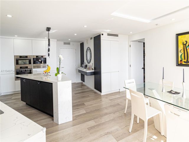  2 BR,  2.00 BTH &nbsp; style home in Hallandale Beach