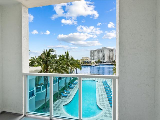  1 BR,  1.00 BTH &nbsp; style home in Hallandale Beach