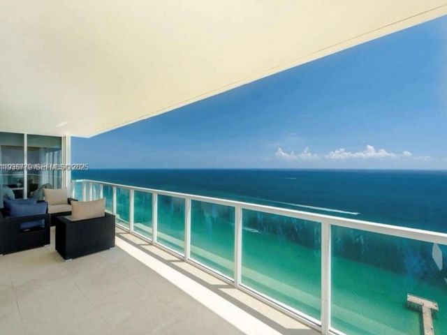  2 BR,  2.50 BTH &nbsp; style home in Sunny Isles Beach