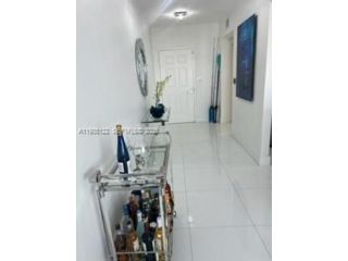 [PHOTO]