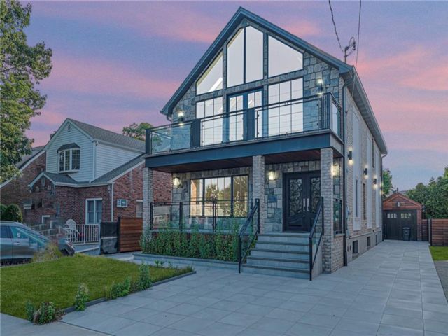  4 BR,  4.00 BTH &nbsp;Single family style home in Richmondtown