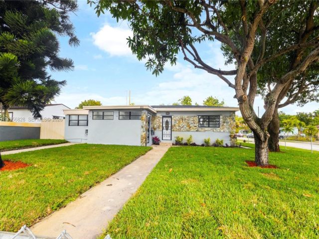  4 BR,  3.00 BTH &nbsp; style home in Miami