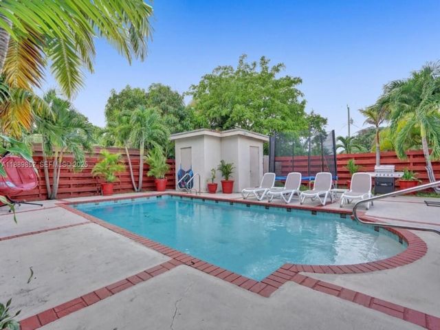  4 BR,  2.00 BTH &nbsp; style home in Hallandale