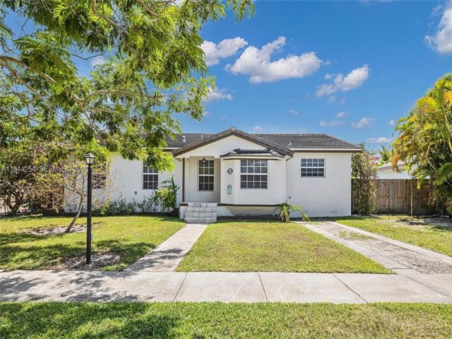  3 BR,  2.00 BTH &nbsp; style home in Miami