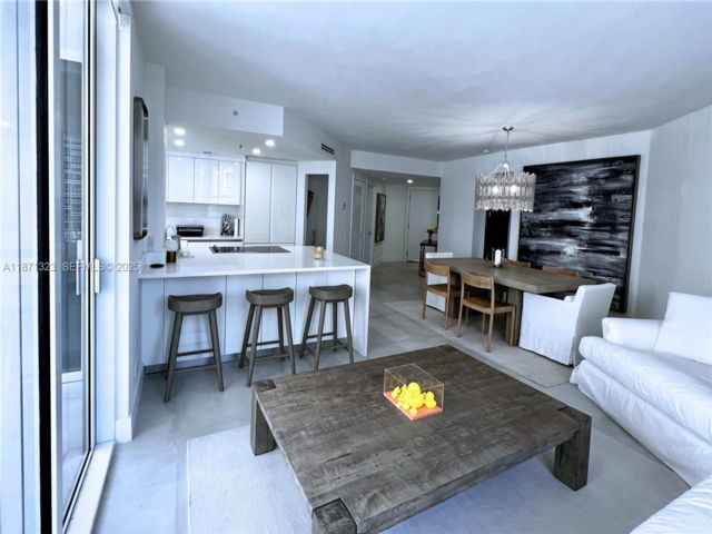  2 BR,  2.50 BTH &nbsp;Apartment style home in Miami