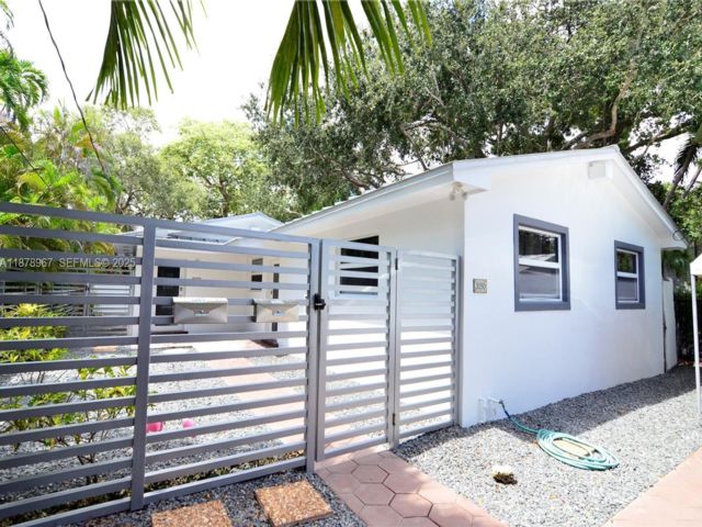  2 BR,  1.00 BTH &nbsp; style home in Coconut Grove