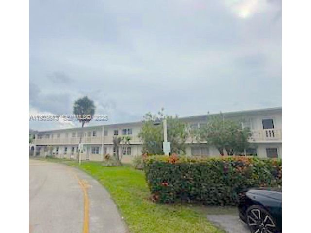  2 BR,  2.00 BTH &nbsp; style home in Miami