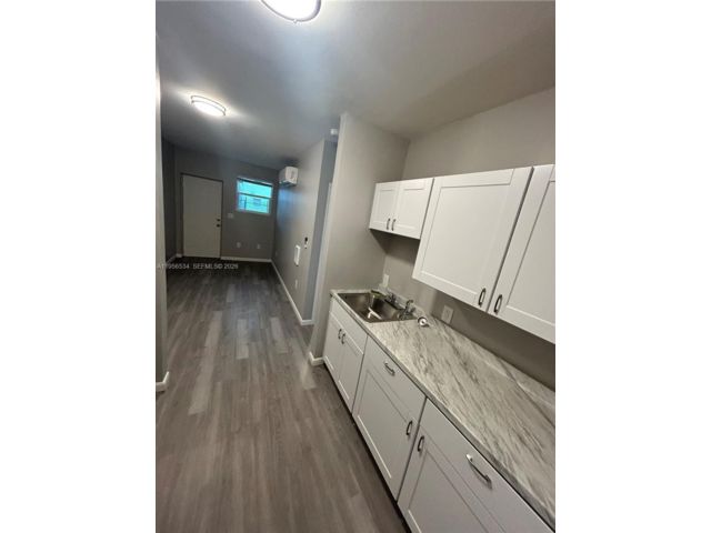  1 BR,  1.00 BTH &nbsp; style home in Miami