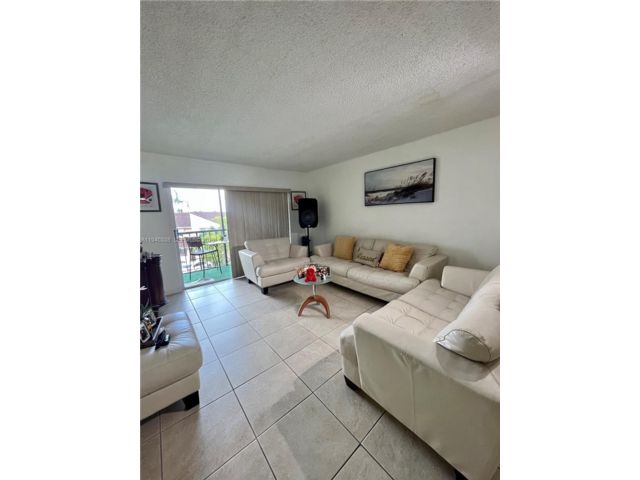  1 BR,  1.00 BTH &nbsp; style home in Medley