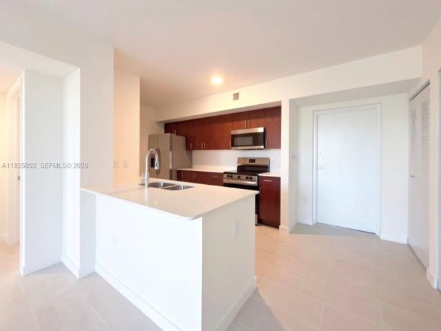  2 BR,  2.00 BTH &nbsp; style home in Miami