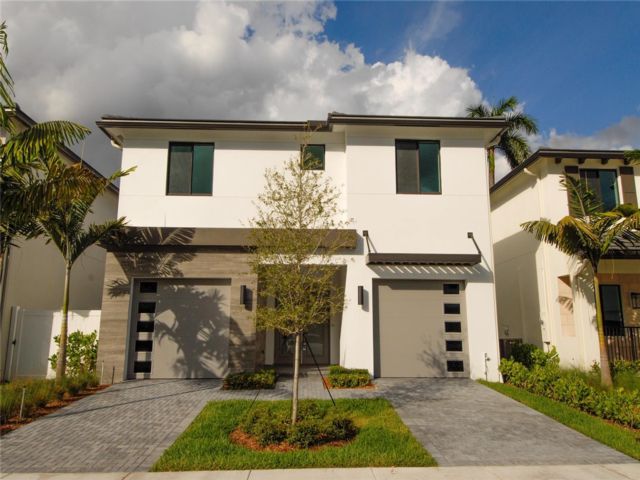  4 BR,  3.50 BTH &nbsp;European style home in Fort Lauderdale