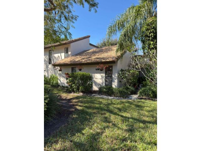  3 BR,  2.50 BTH &nbsp; style home in Plantation