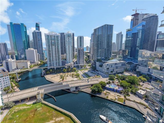  2 BR,  2.00 BTH &nbsp; style home in Miami