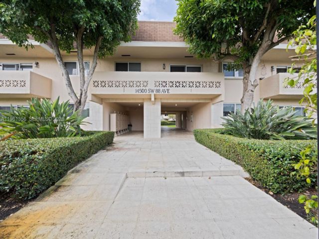  2 BR,  2.00 BTH &nbsp; style home in Kendall