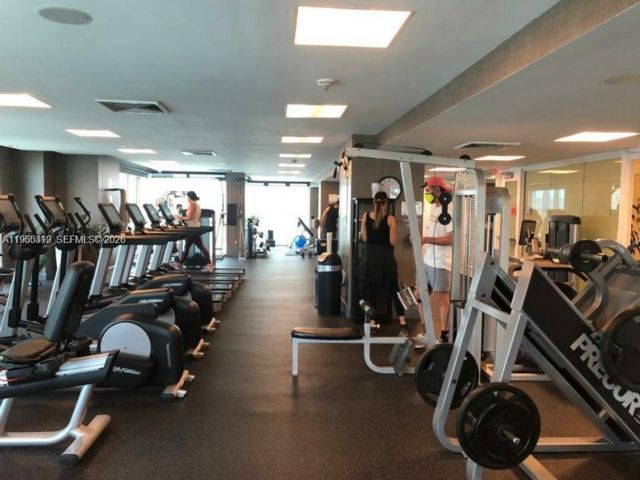 [PHOTO]