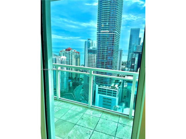 [PHOTO]