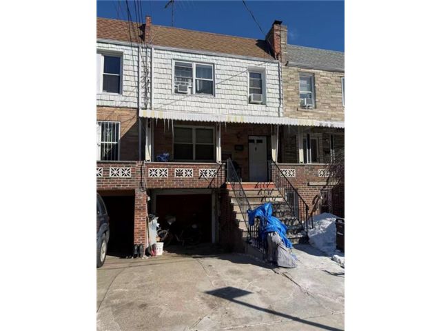 6 BR,  0.00 BTH &nbsp;Multi-family style home in Bensonhurst