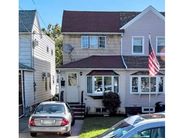  3 BR,  1.00 BTH &nbsp;Single family style home in Marine Park