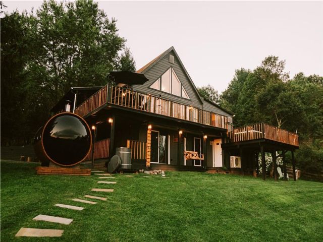  3 BR,  3.00 BTH &nbsp;Single family style home in Livingston Manor