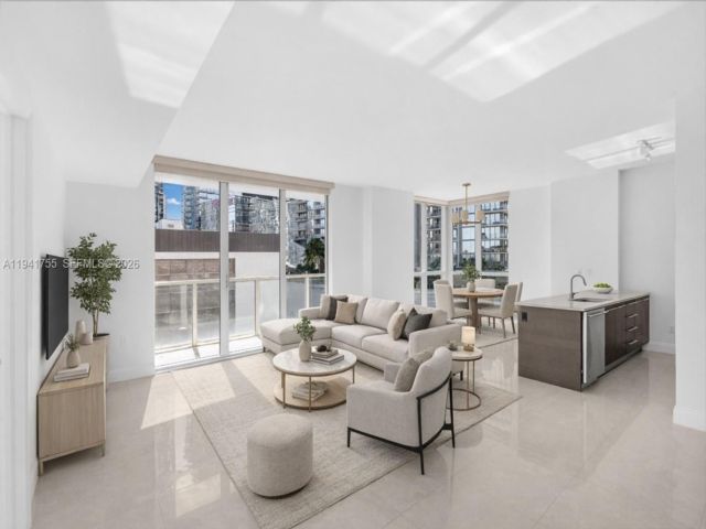  2 BR,  2.00 BTH &nbsp; style home in Miami