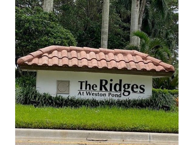  4 BR,  2.50 BTH &nbsp; style home in Weston