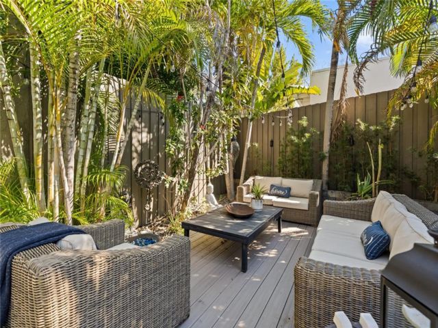  3 BR,  2.00 BTH &nbsp;Townhouse style home in Fort Lauderdale